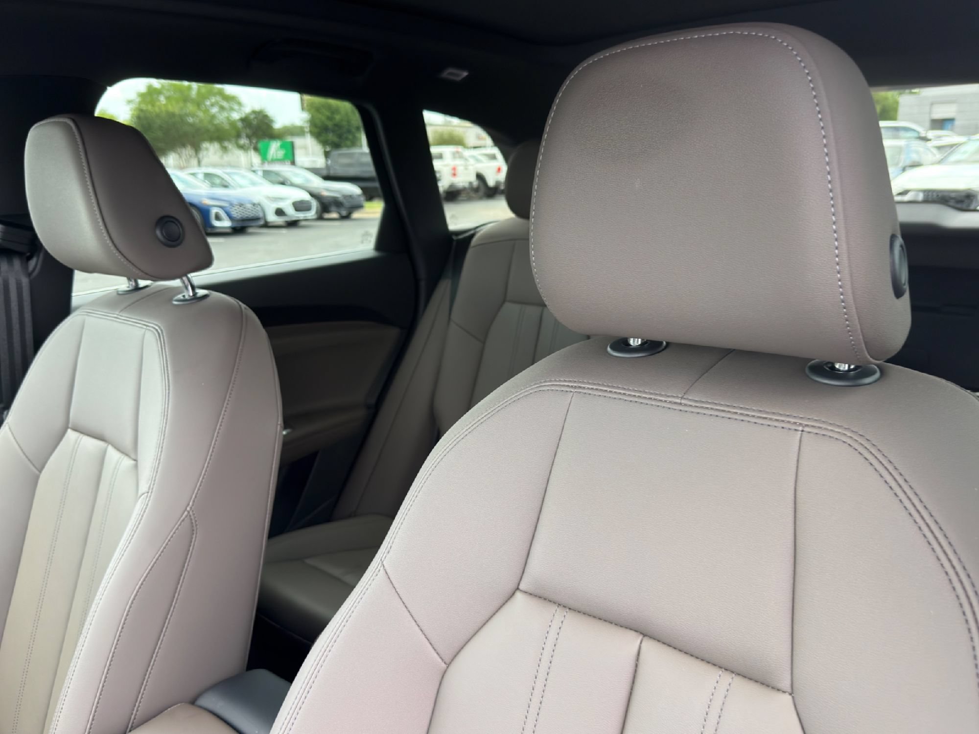 Certified 2025 Audi Q5 Premium w/ Convenience Package AWD/4WD image 12