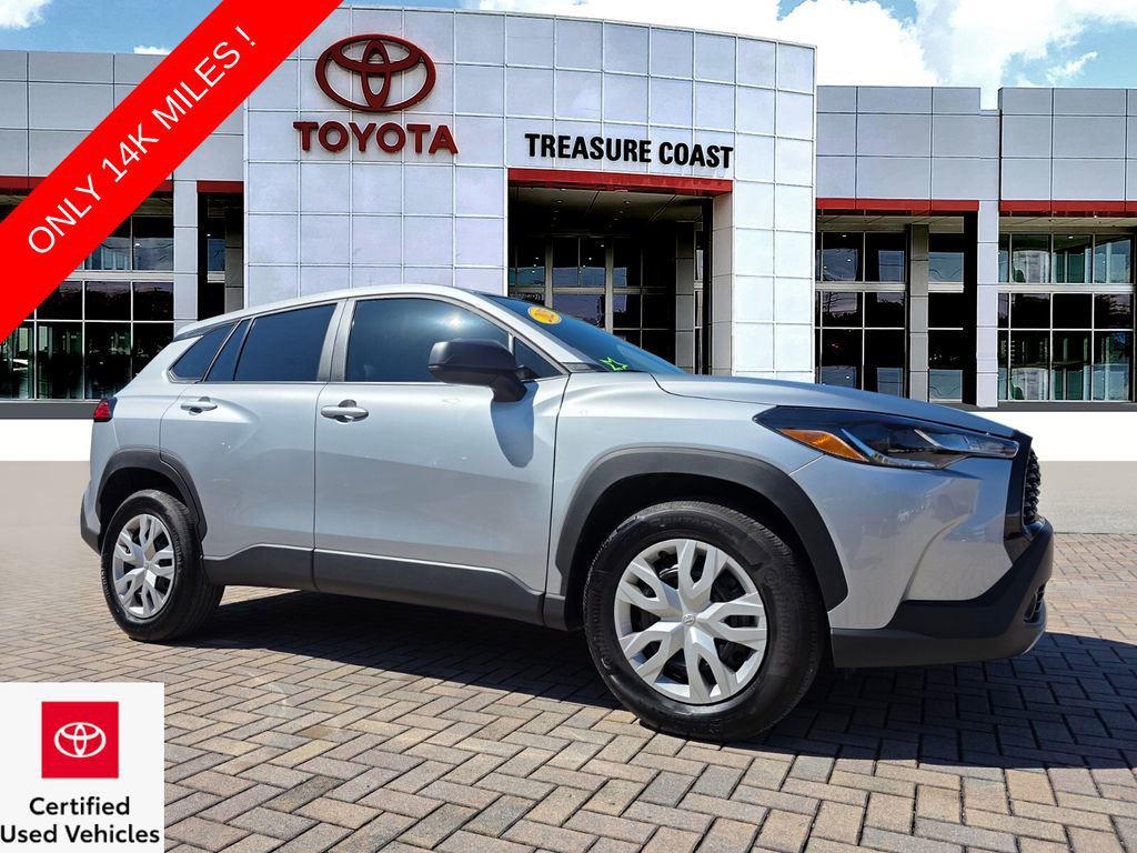 Used 2025 Toyota Corolla Cross L video 1