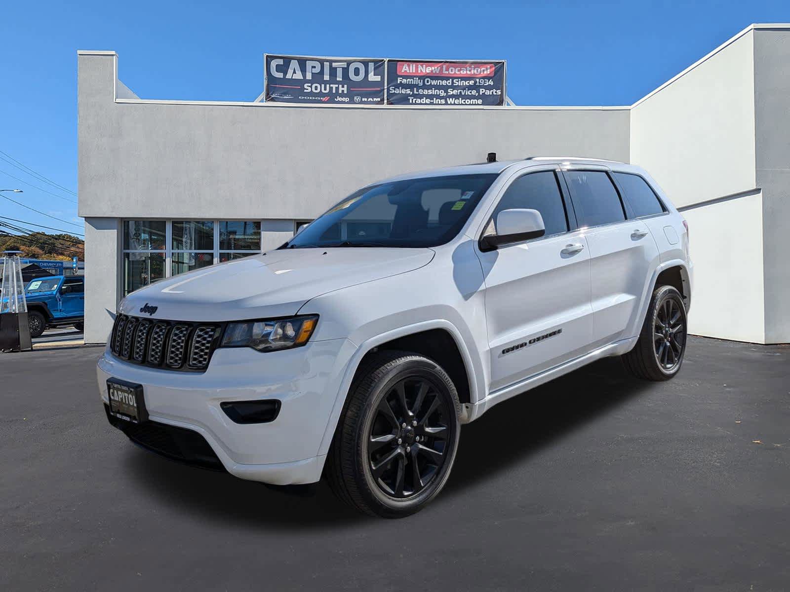 Used 2019 Jeep Grand Cherokee Altitude AWD/4WD image 6