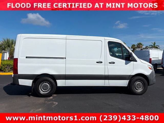Used 2019 Freightliner Sprinter 2500 RWD image 2