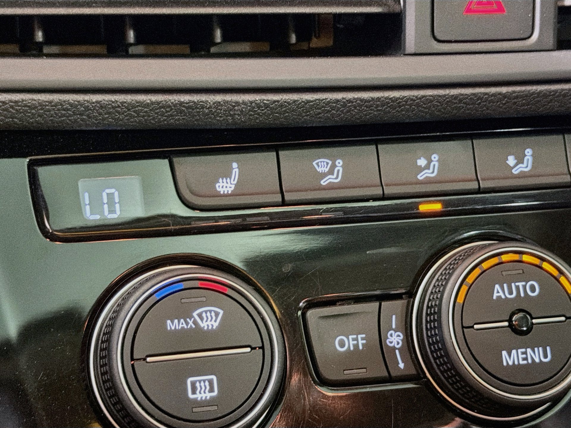 Certified 2023 Volkswagen Jetta SE FWD image 17