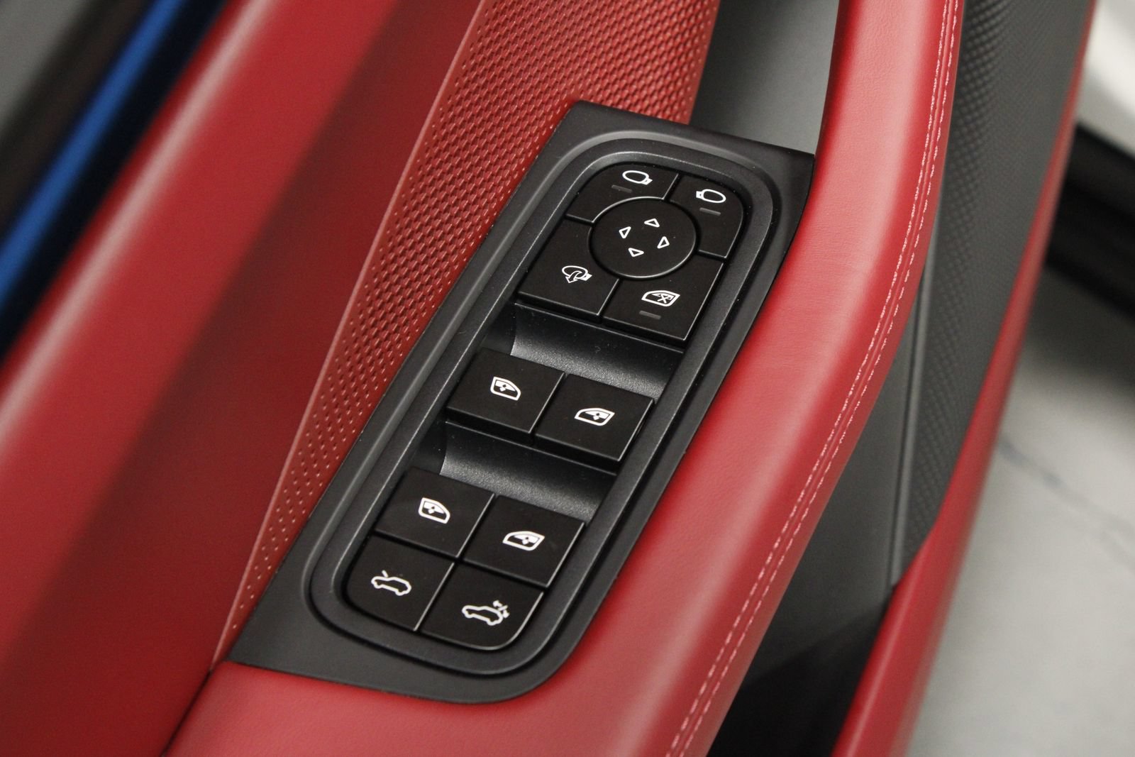 New 2026 Porsche Macan GTS Electric AWD/4WD image 28