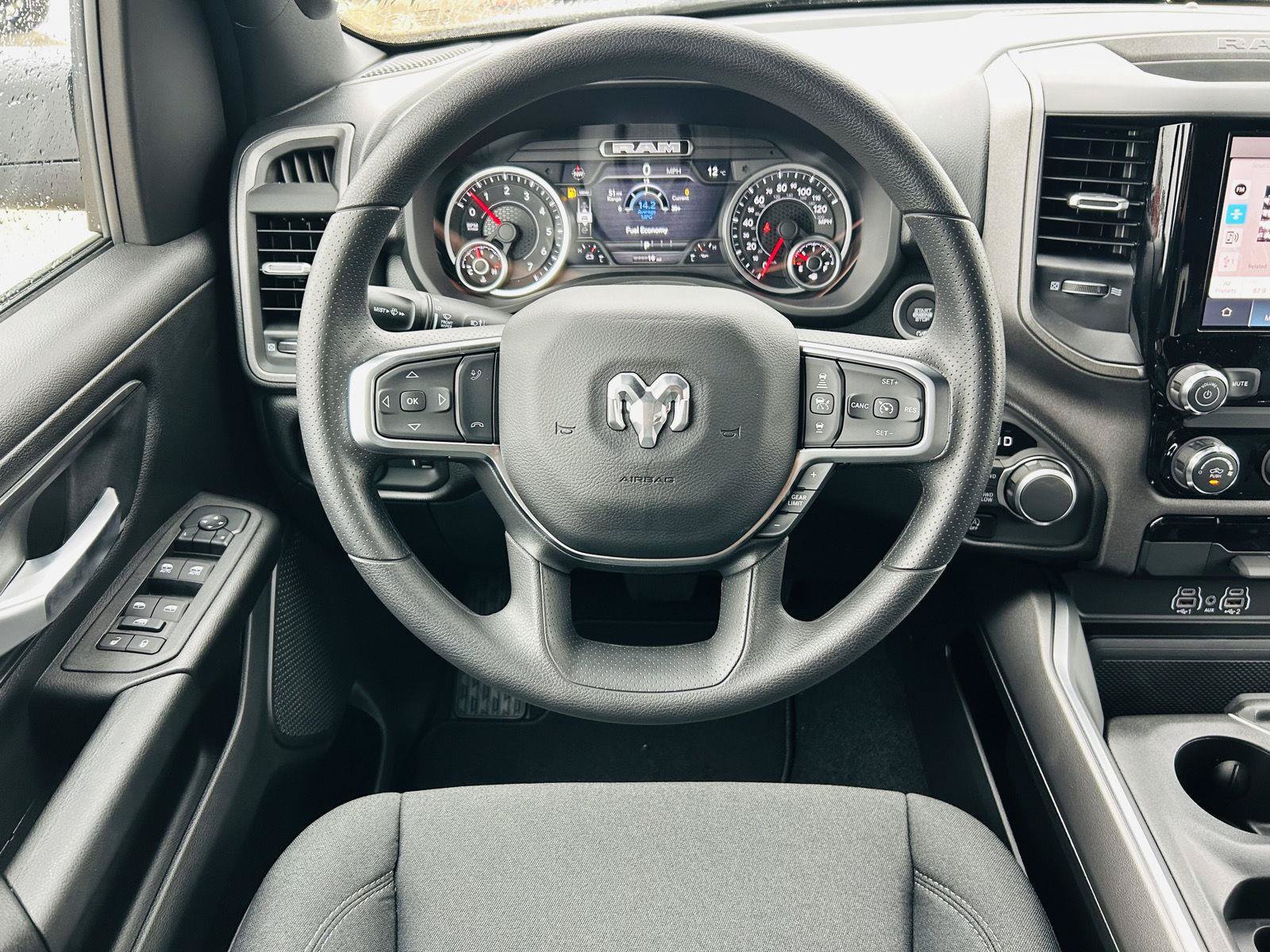 New 2027 RAM 1500 Express AWD/4WD image 14