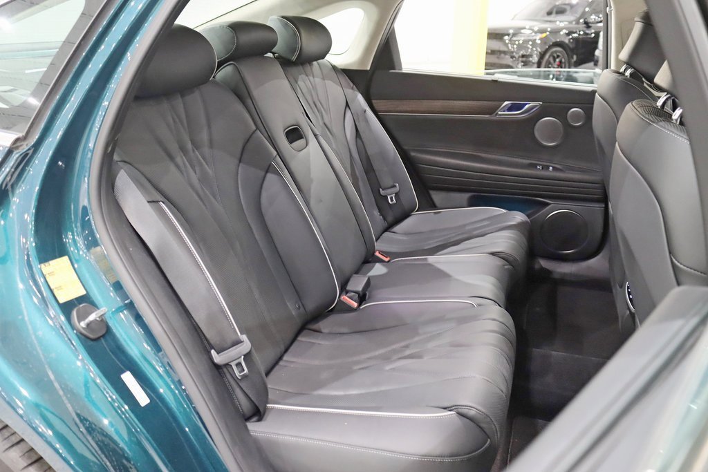 Used 2023 Genesis G80 image 32