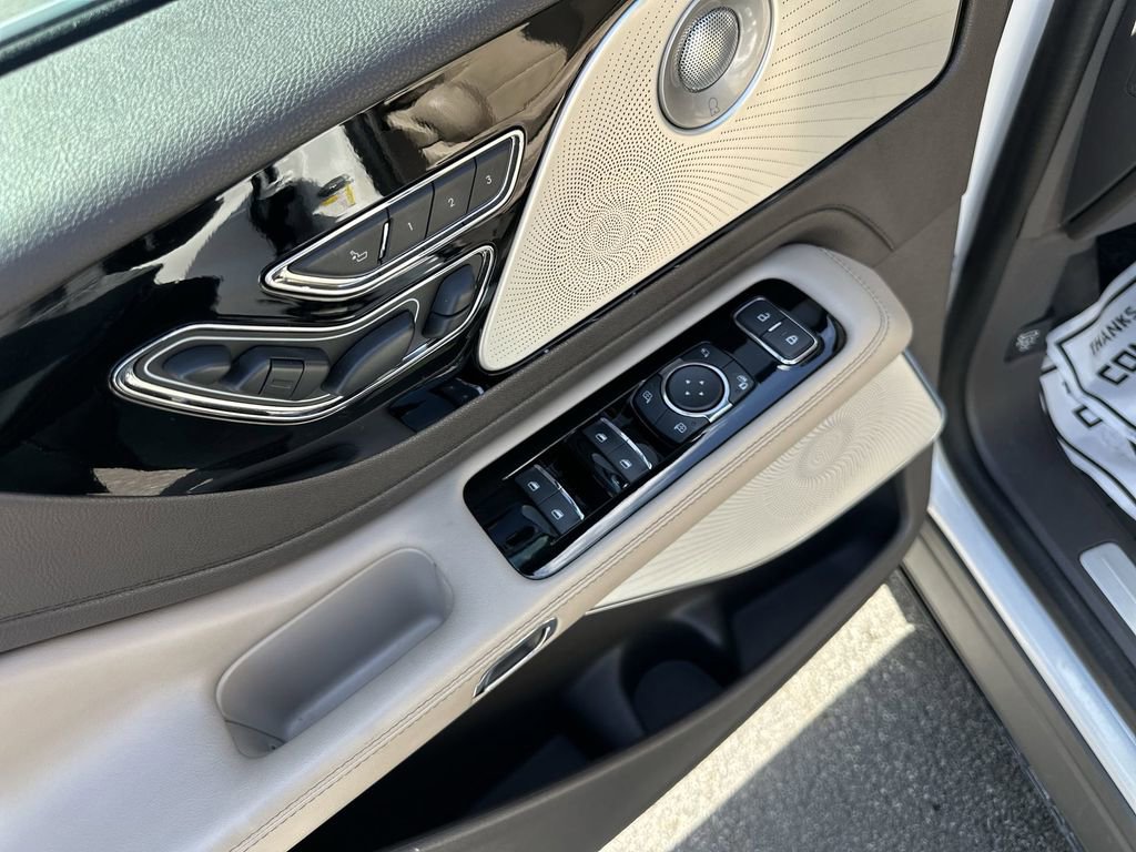 Used 2022 Lincoln Aviator Grand Touring w/ Equipment Group 301A AWD/4WD image 15