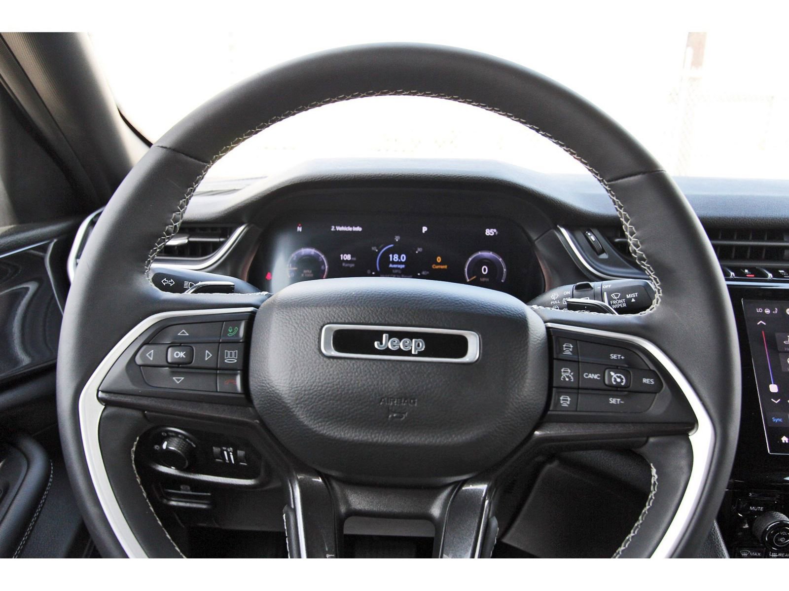 Used 2023 Jeep Grand Cherokee Altitude image 16