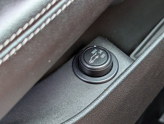 Used 2014 Cadillac SRX Luxury image 32