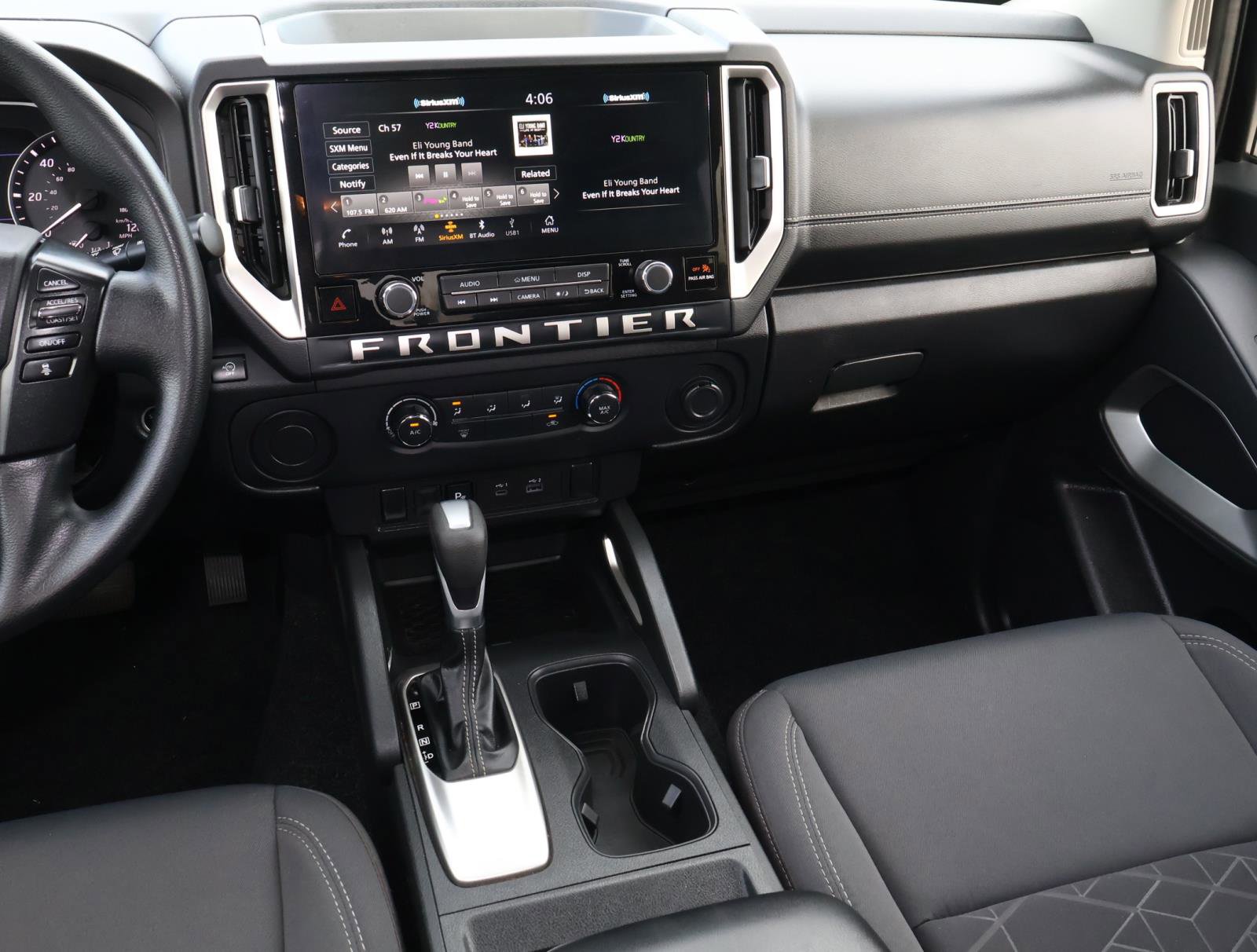 Used 2025 Nissan Frontier SV image 12