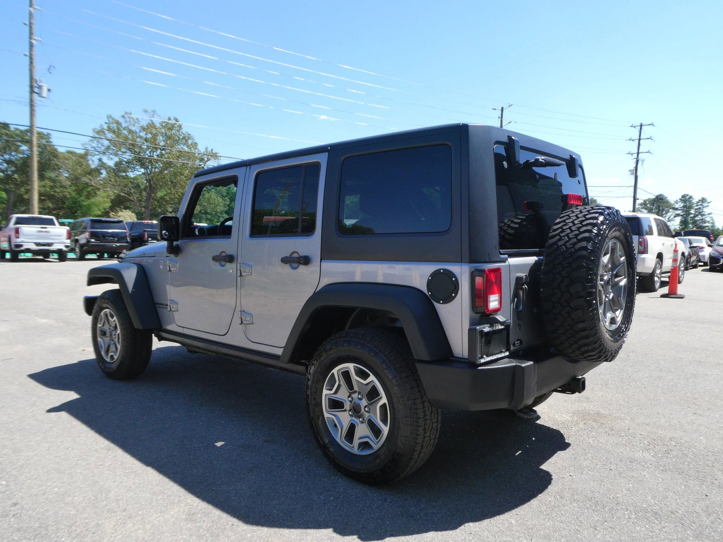 Used 2013 Jeep Wrangler Unlimited Rubicon w/ Connectivity Group AWD/4WD image 8