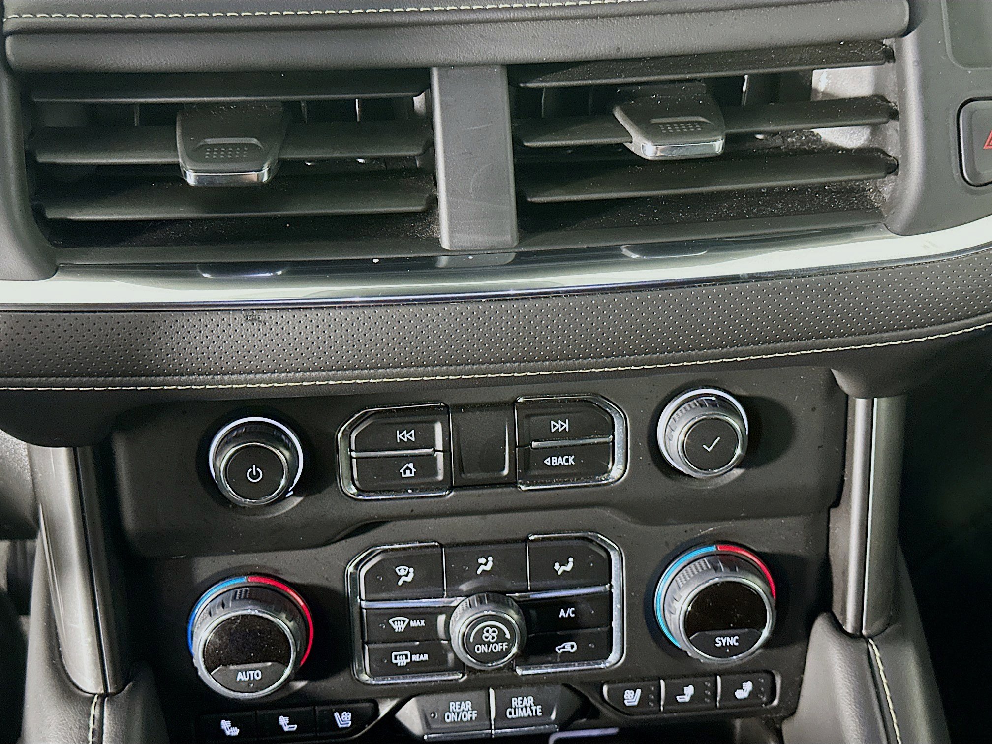 Used 2024 Chevrolet Tahoe Premier image 24