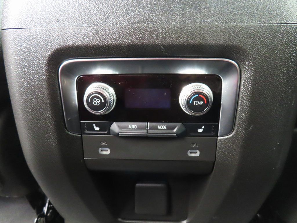 Used 2024 GMC Yukon XL SLT w/ SLT Premium Package image 11