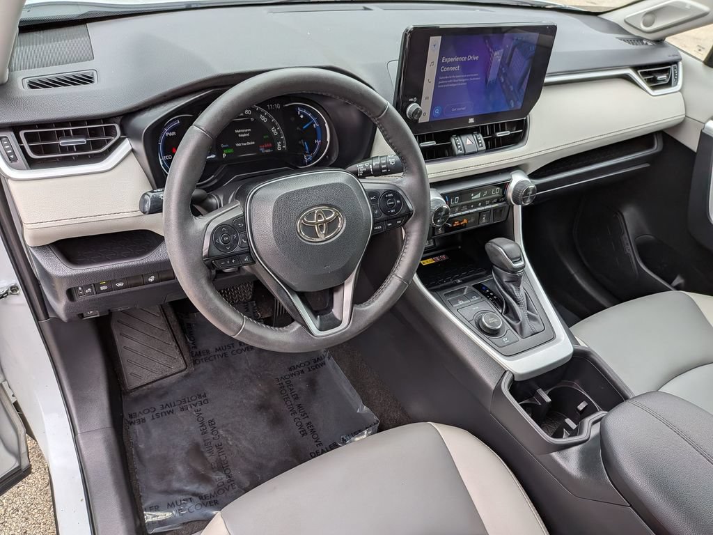 Used 2023 Toyota RAV4 XLE Premium AWD/4WD image 17