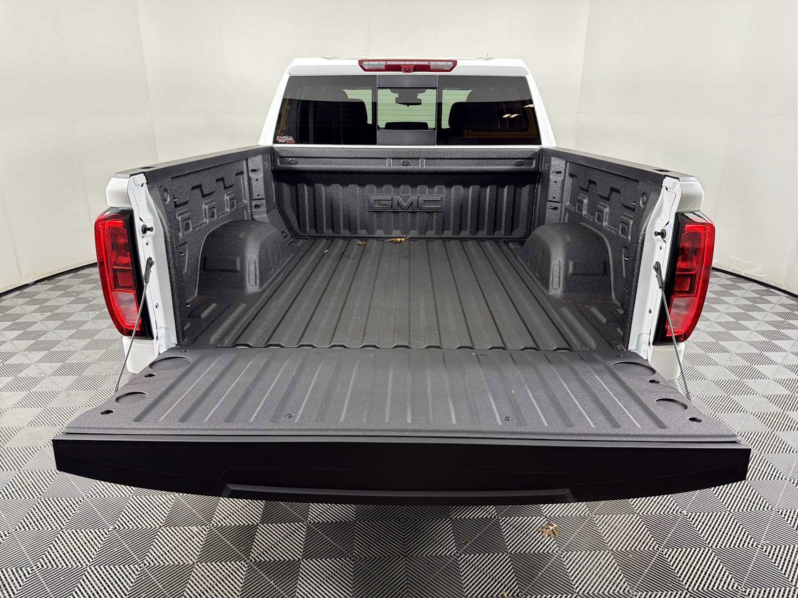 New 2026 GMC Sierra 1500 Elevation w/ Elevation Premium Package image 32