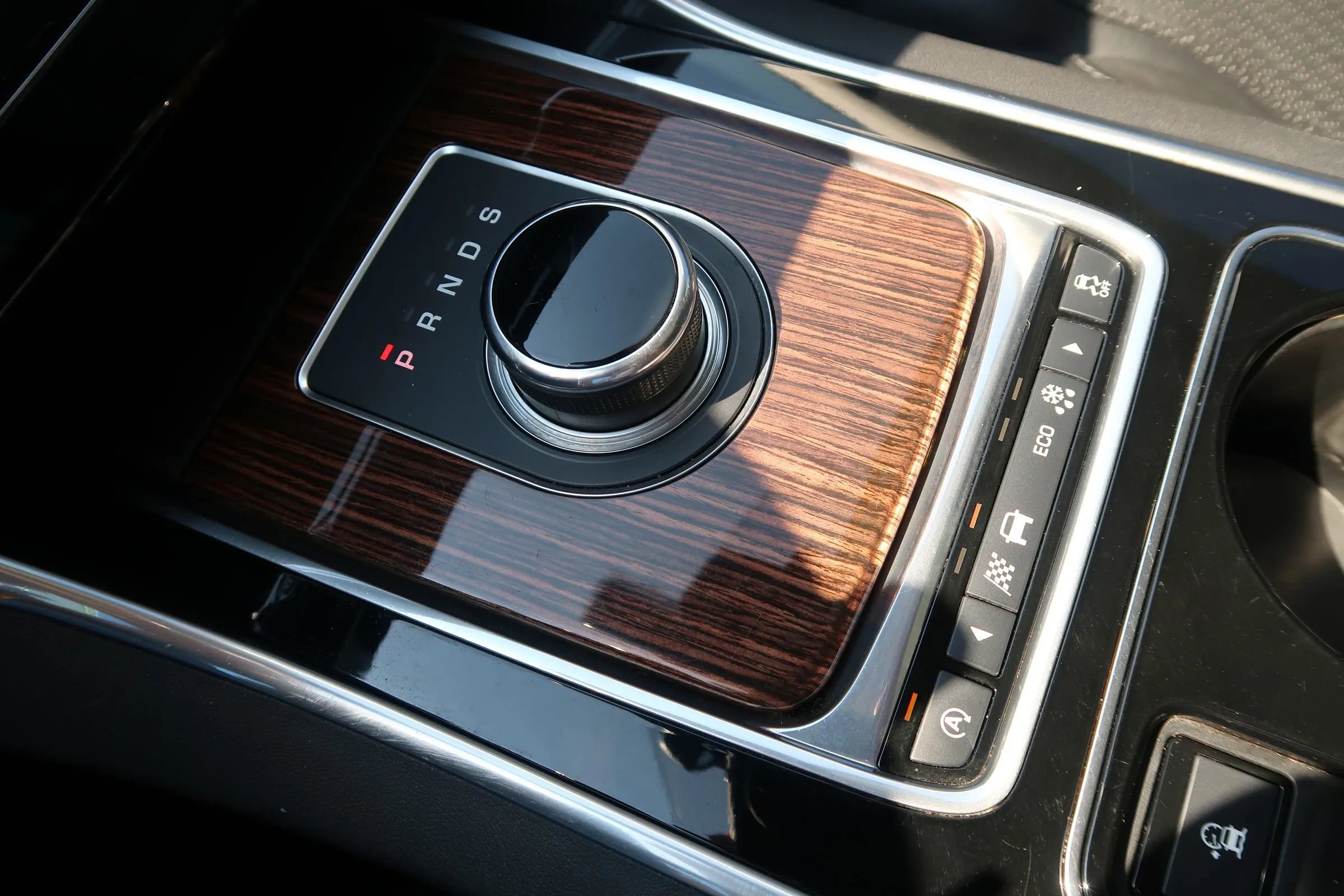 Used 2017 Jaguar XE First Edition image 31