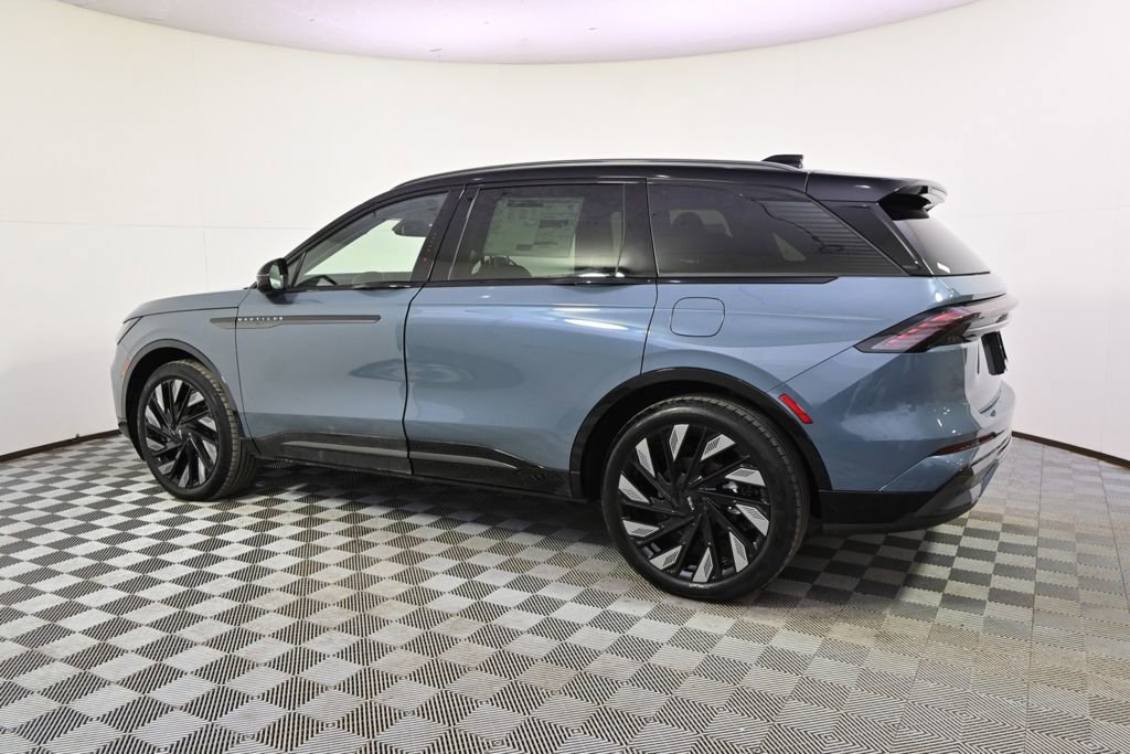 New 2026 Lincoln Nautilus Reserve w/ Jet Appearance Package image 3