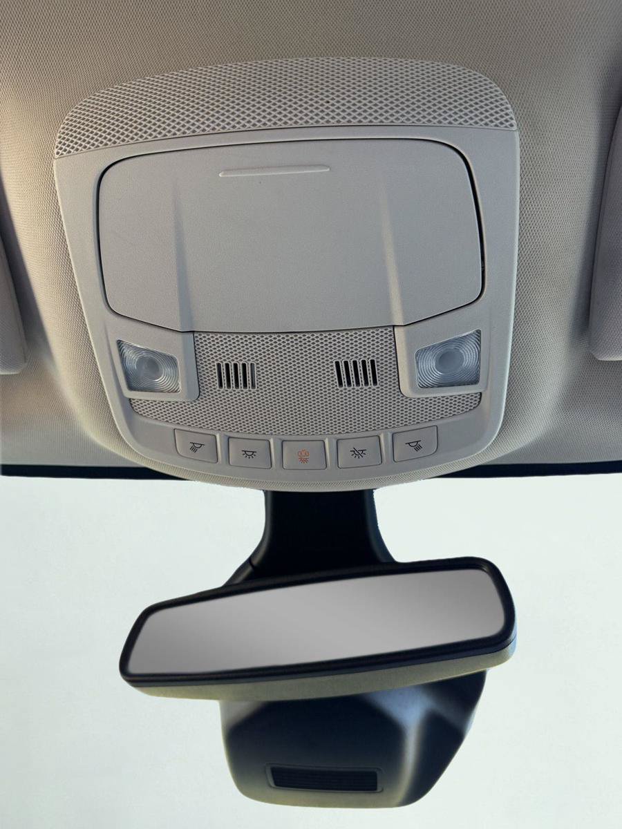 Used 2022 Ford Edge Titanium w/ Equipment Group 301A AWD/4WD image 10