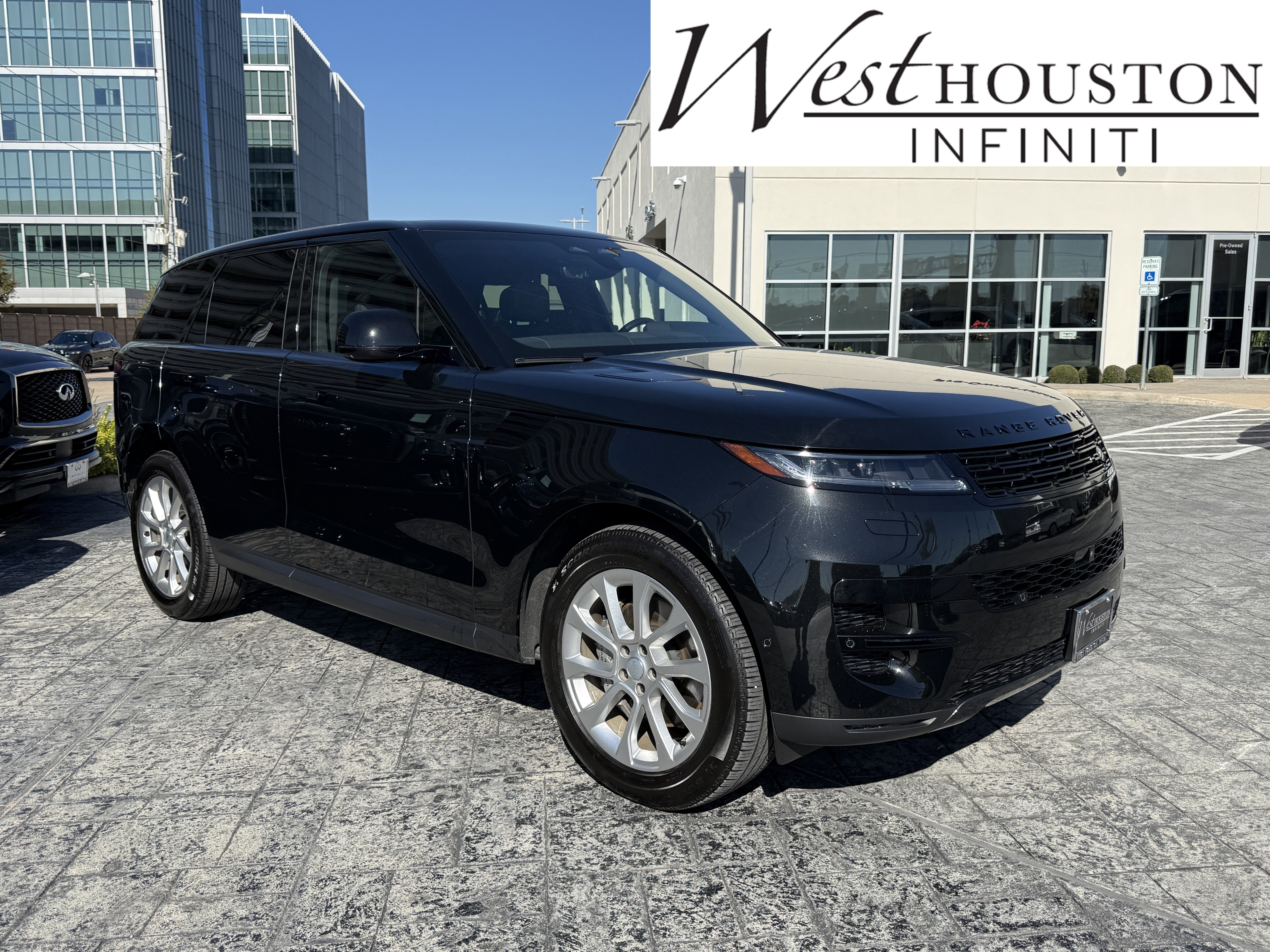 Used 2025 Land Rover Range Rover Sport SE