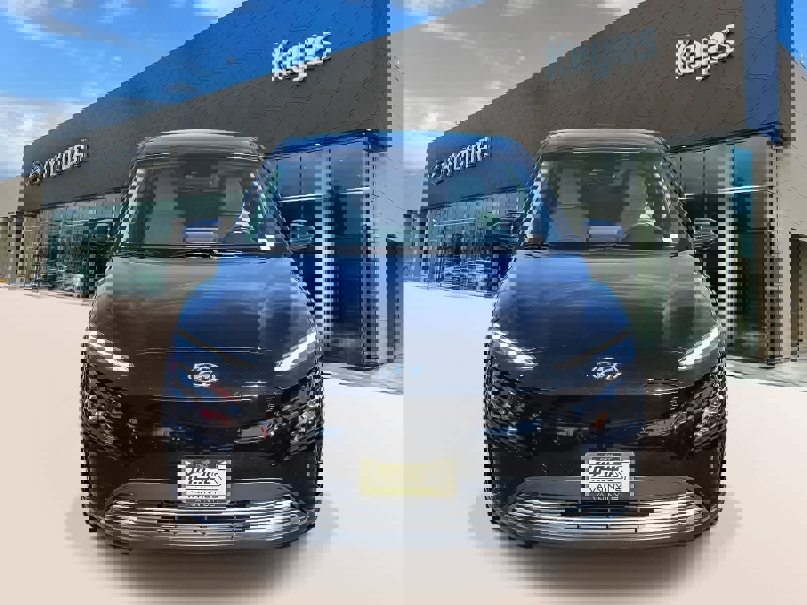 Certified 2023 Hyundai Kona SE w/ Cargo Package image 2