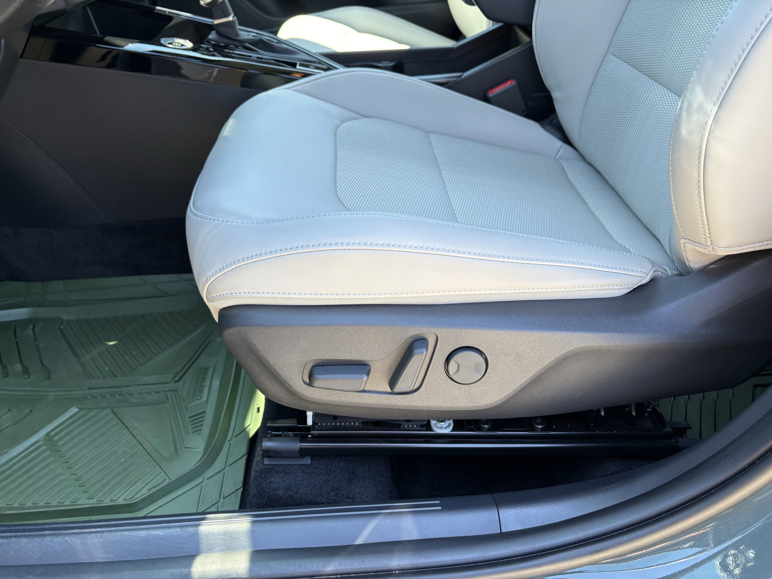 Used 2025 Kia Niro EX FWD image 28