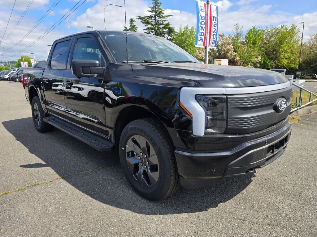 New 2025 Ford F150 Lightning Flash AWD/4WD image 8