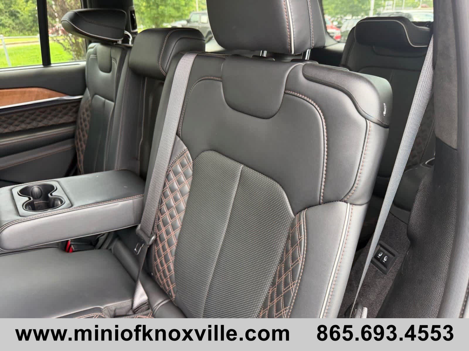 Used 2024 Jeep Grand Cherokee L Summit AWD/4WD image 16