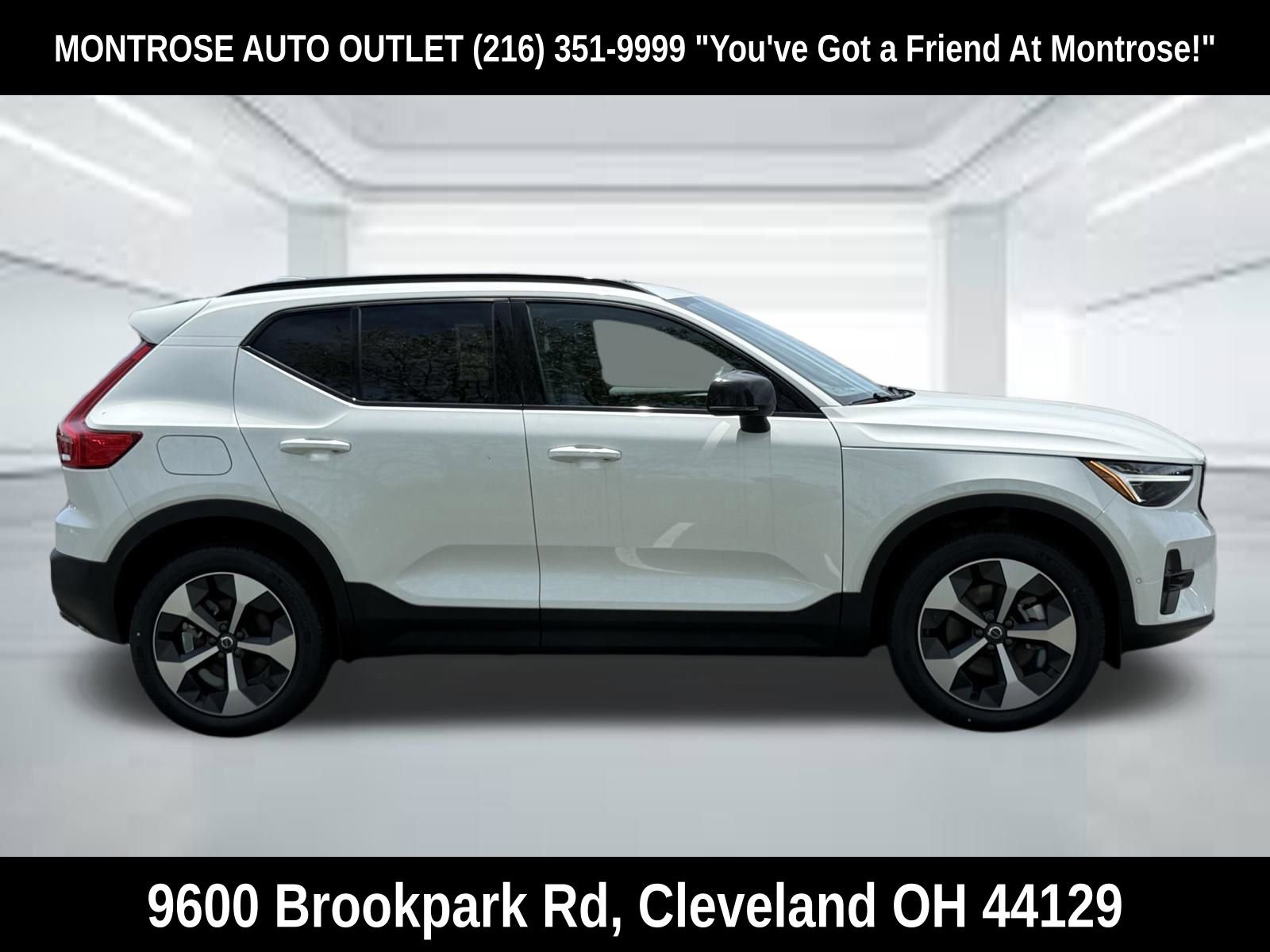 New 2026 Volvo XC40 B5 Plus w/ Protection Package Premier AWD/4WD image 6