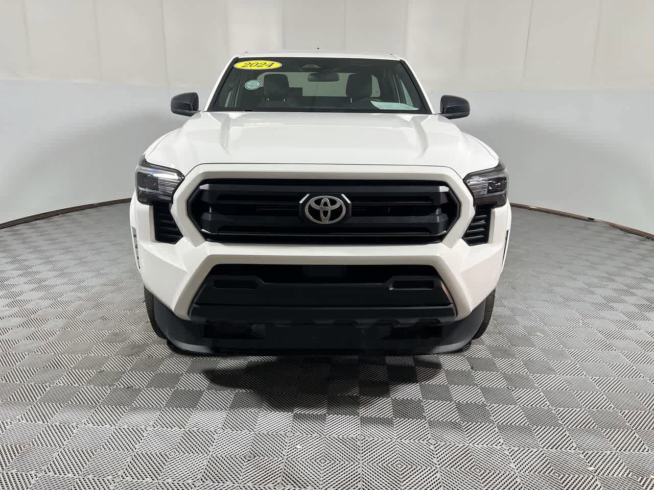Used 2024 Toyota Tacoma SR RWD image 3