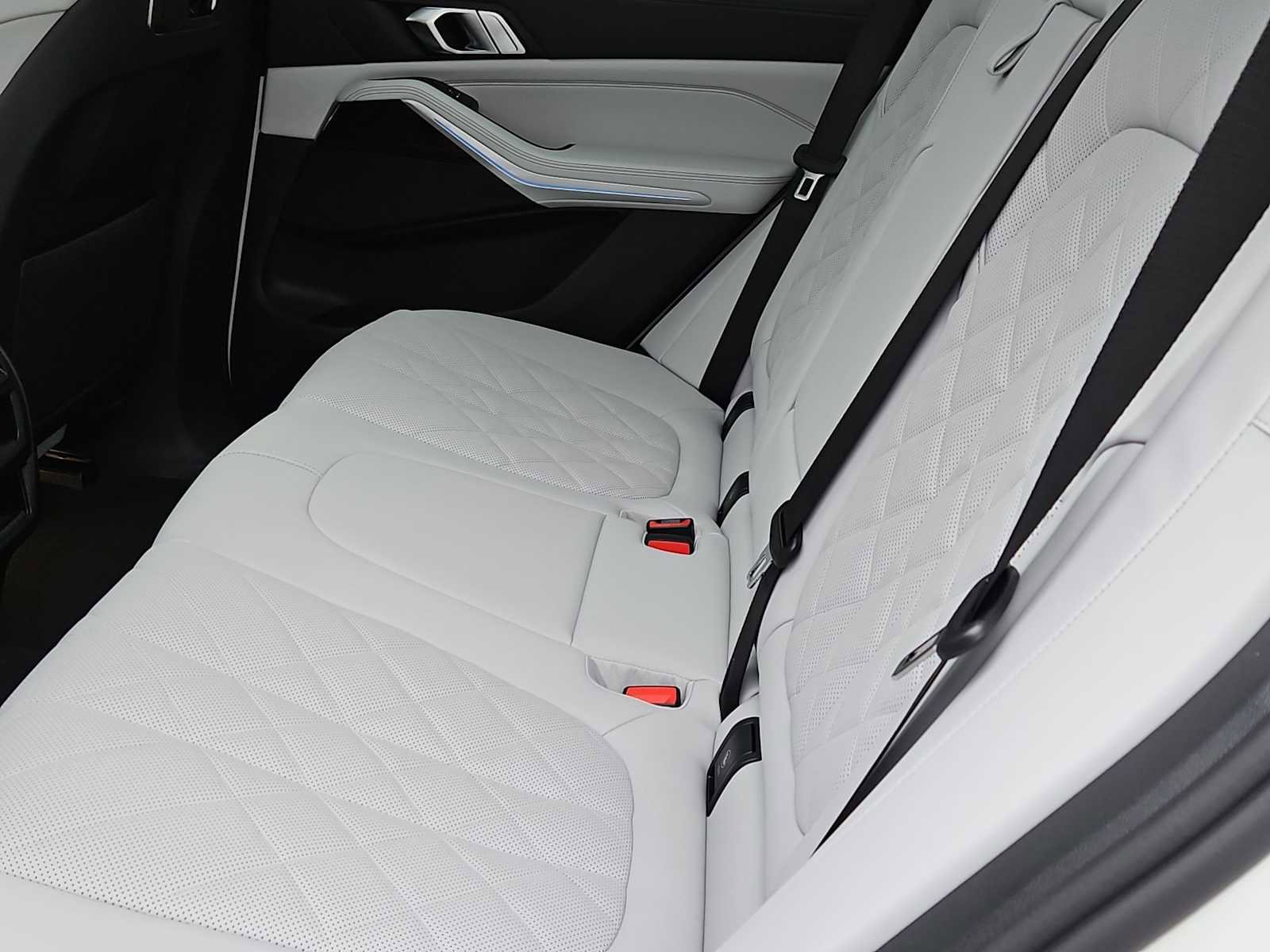 New 2026 BMW X5 xDrive50e w/ M Sport Package image 19