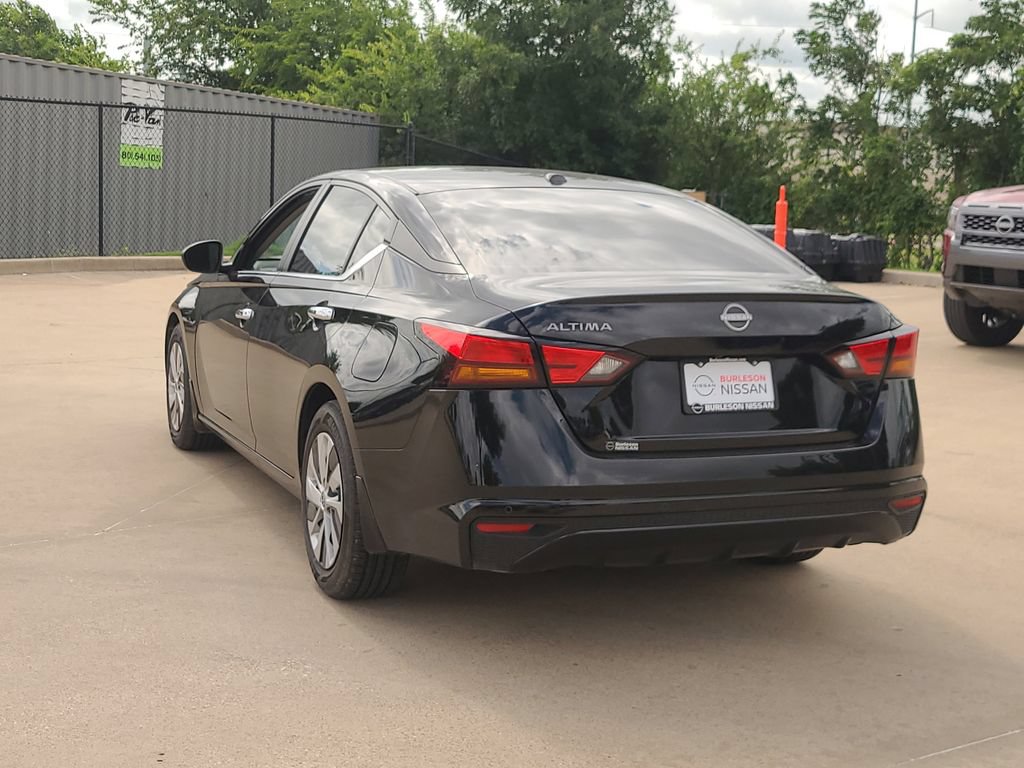 Certified 2025 Nissan Altima 2.5 S FWD image 2