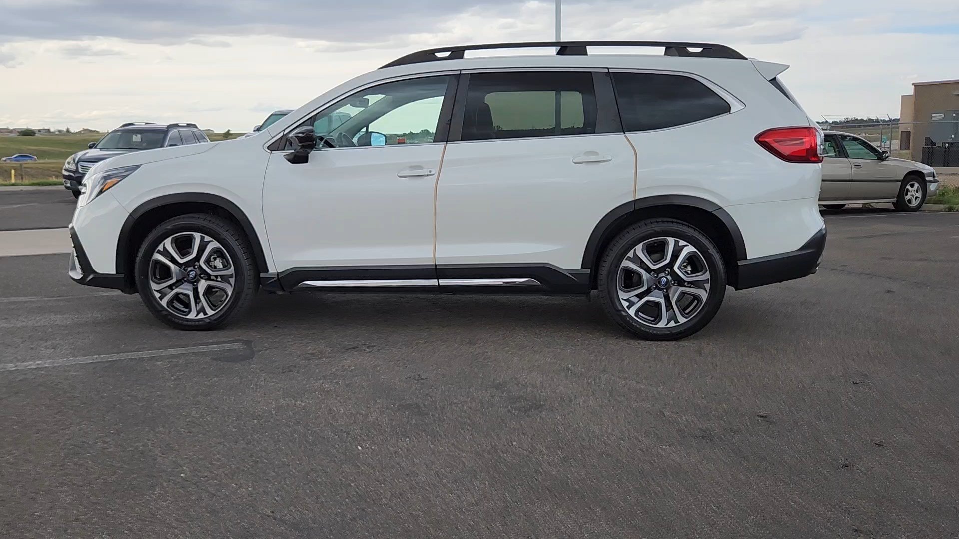 Used 2024 Subaru Ascent Limited w/ Technology Package AWD/4WD image 2