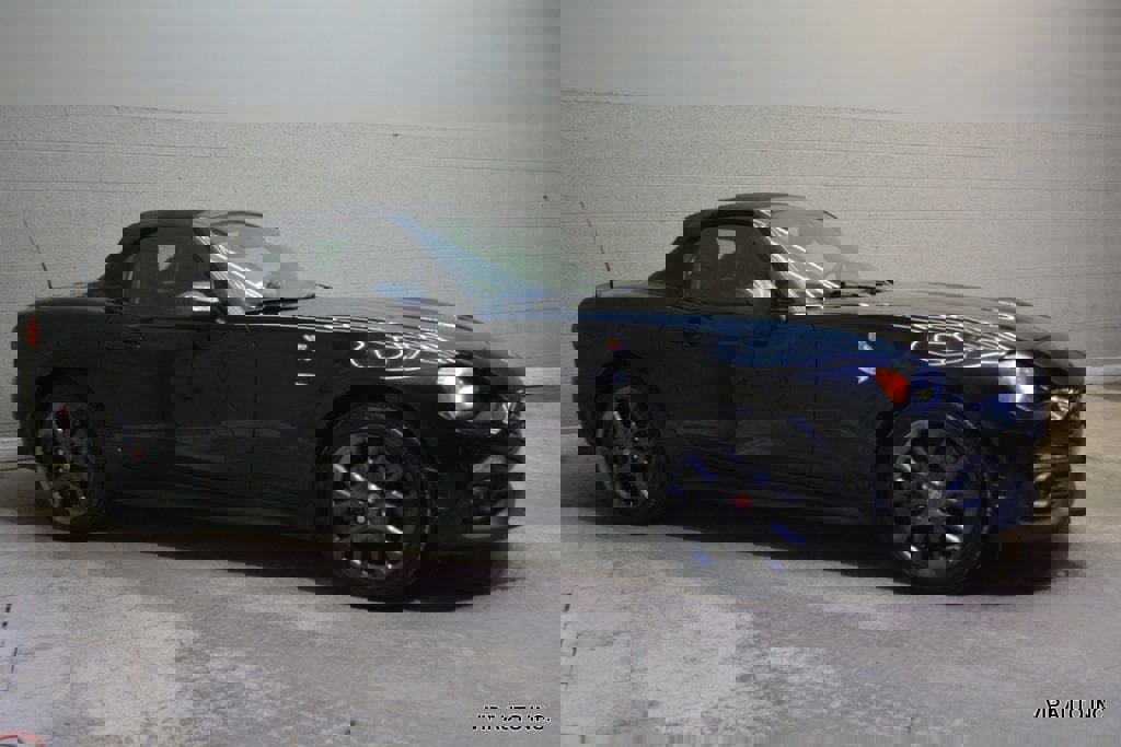 Used 2017 FIAT 124 Spider Abarth RWD image 27