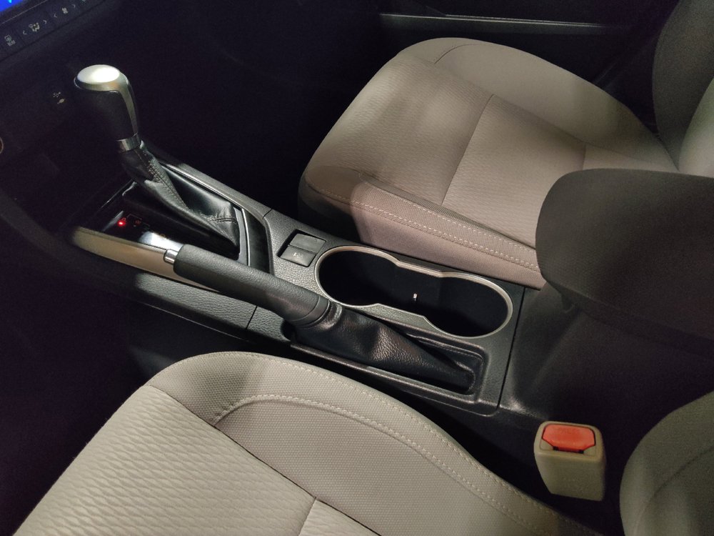 Used 2015 Toyota Corolla LE FWD image 26