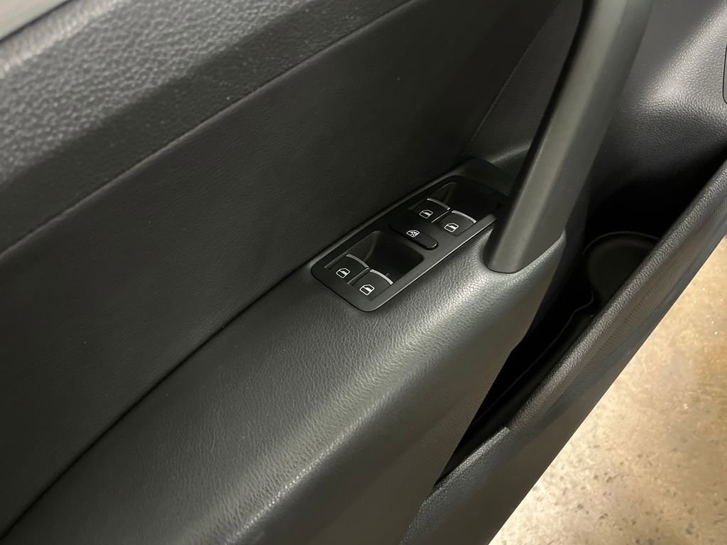 Used 2013 Volkswagen Passat 2.5 SE image 13