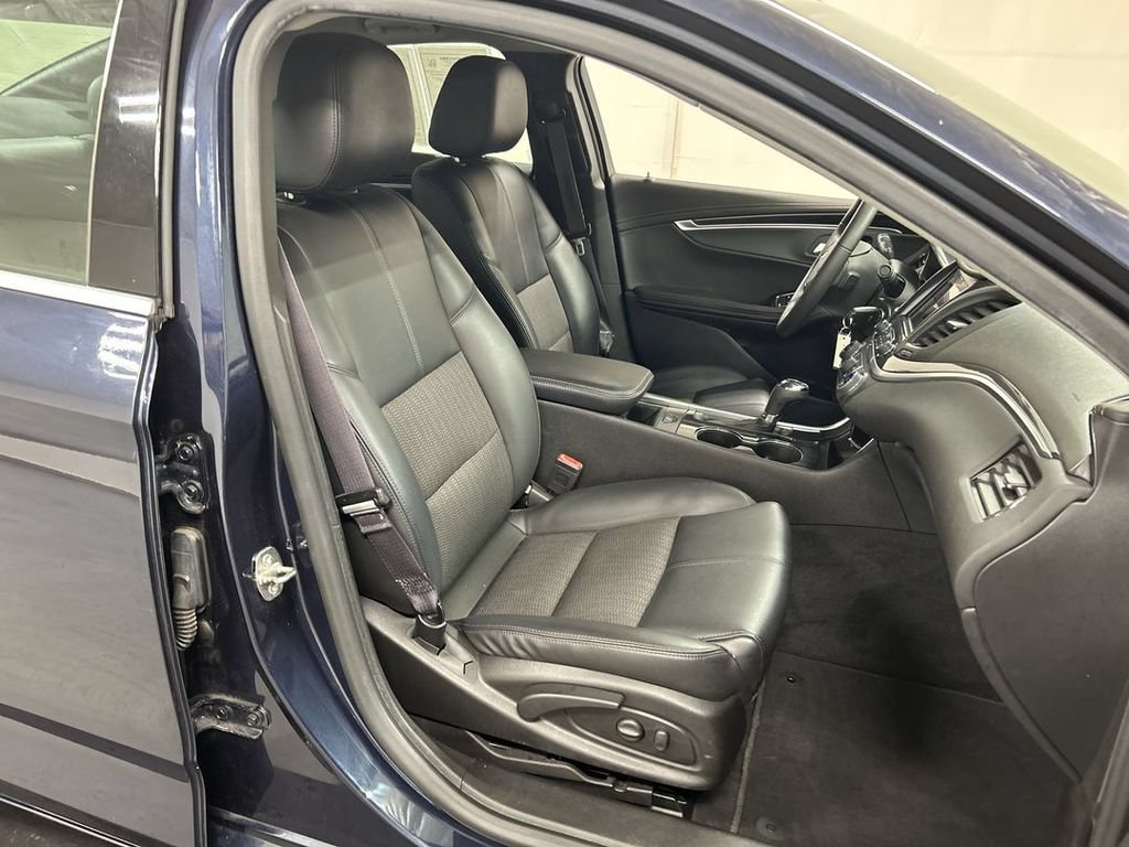 Used 2016 Chevrolet Impala LT w/ Convenience Package FWD image 22