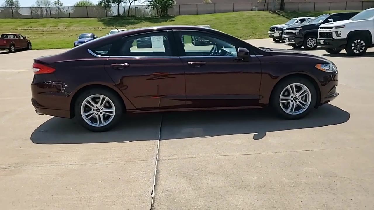 Used 2018 Ford Fusion SE w/ Fusion SE Technology Package FWD image 9