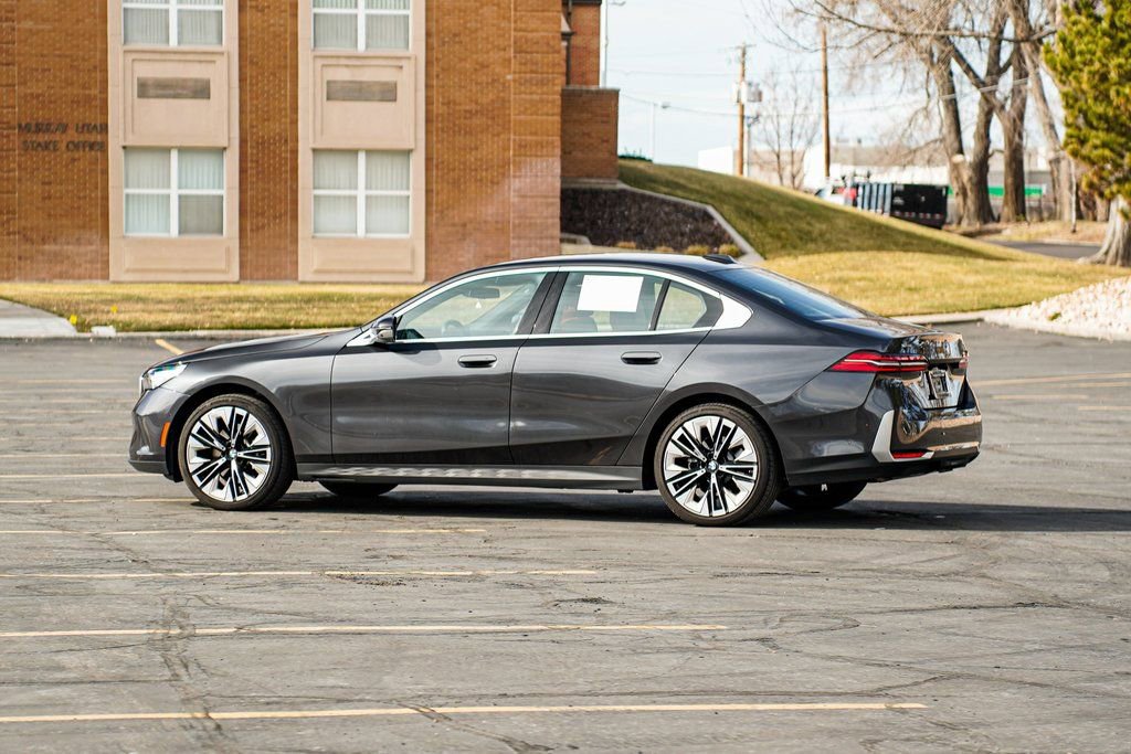 Certified 2025 BMW 530i xDrive w/ Premium Package image 7