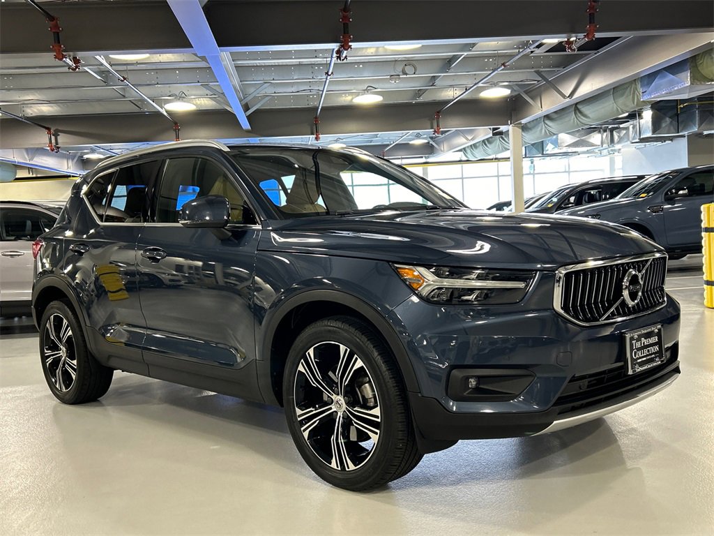 Used 2021 Volvo XC40 T5 Inscription w/ Climate Package
