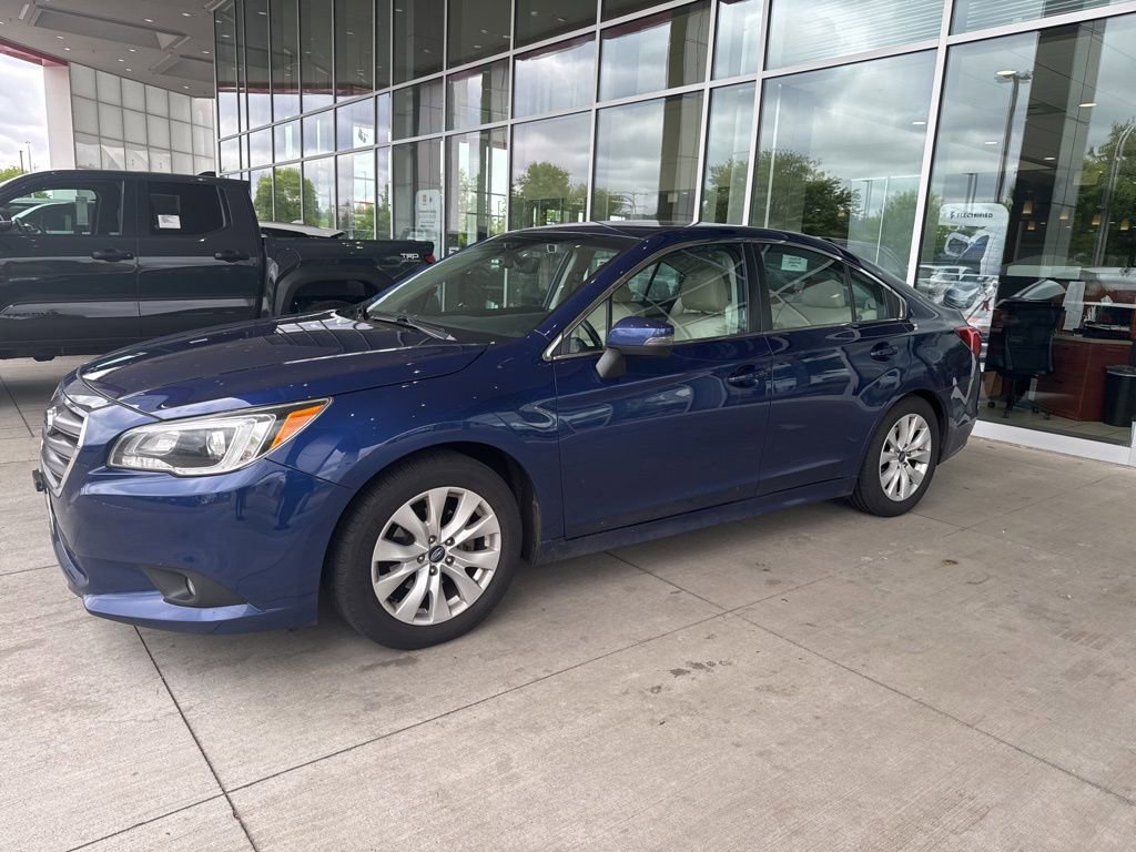 Used 2017 Subaru Legacy 2.5i Premium AWD/4WD image 2