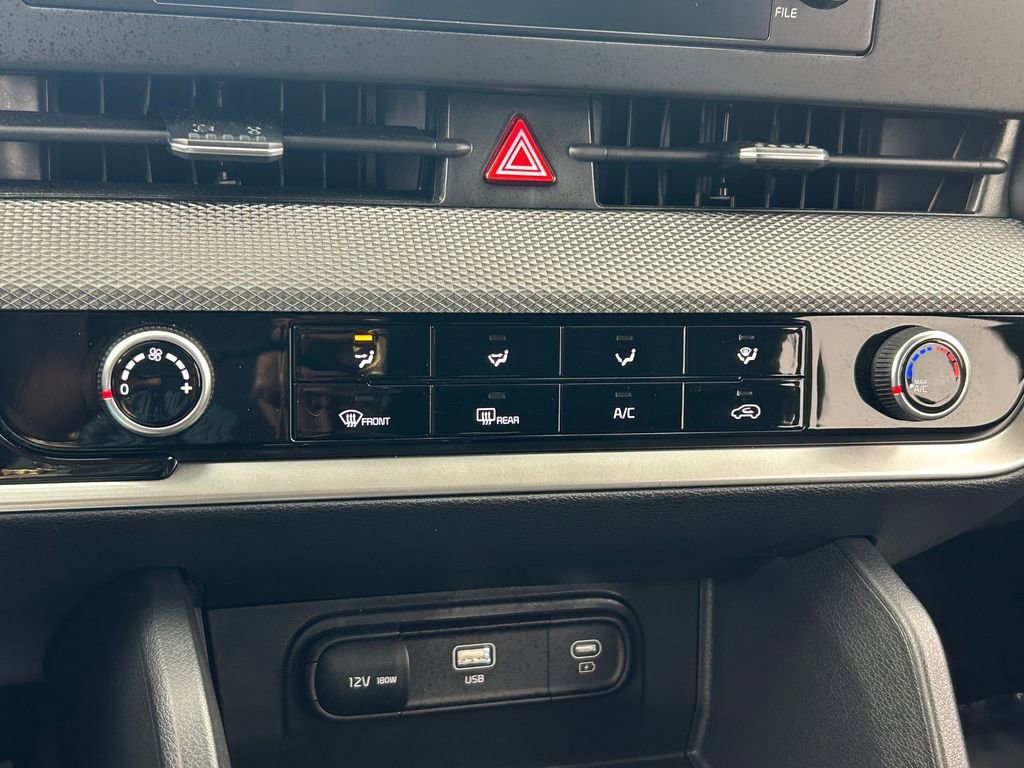 Used 2024 Kia Sportage LX image 17