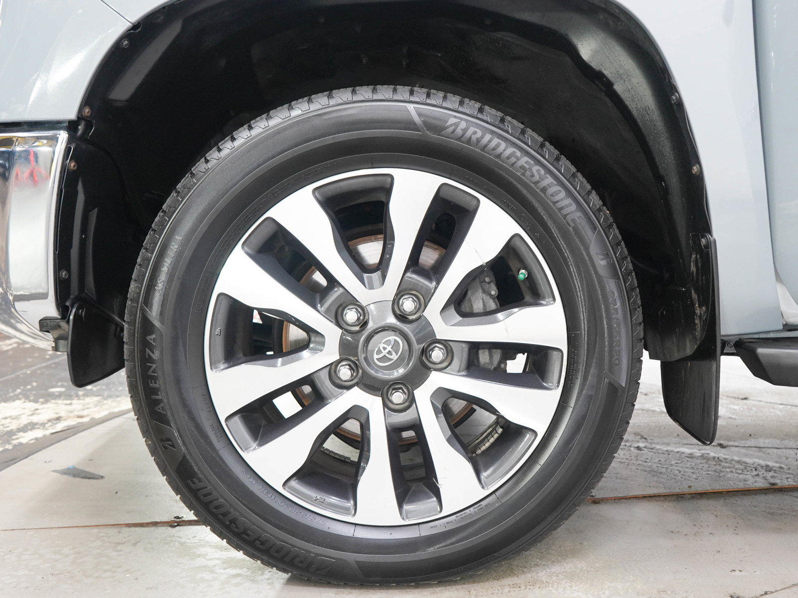 Used 2021 Toyota Tundra Limited w/ Limited Premium Package AWD/4WD image 30