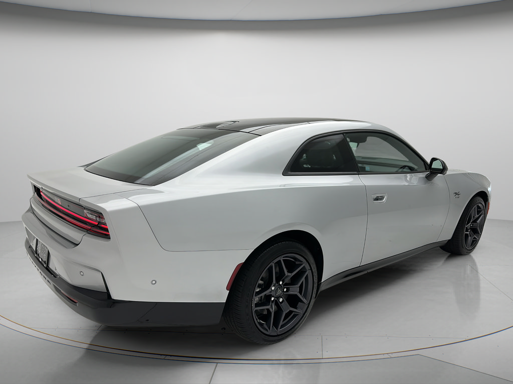 Used 2024 Dodge Charger Daytona R/T w/ Plus Group AWD/4WD image 5