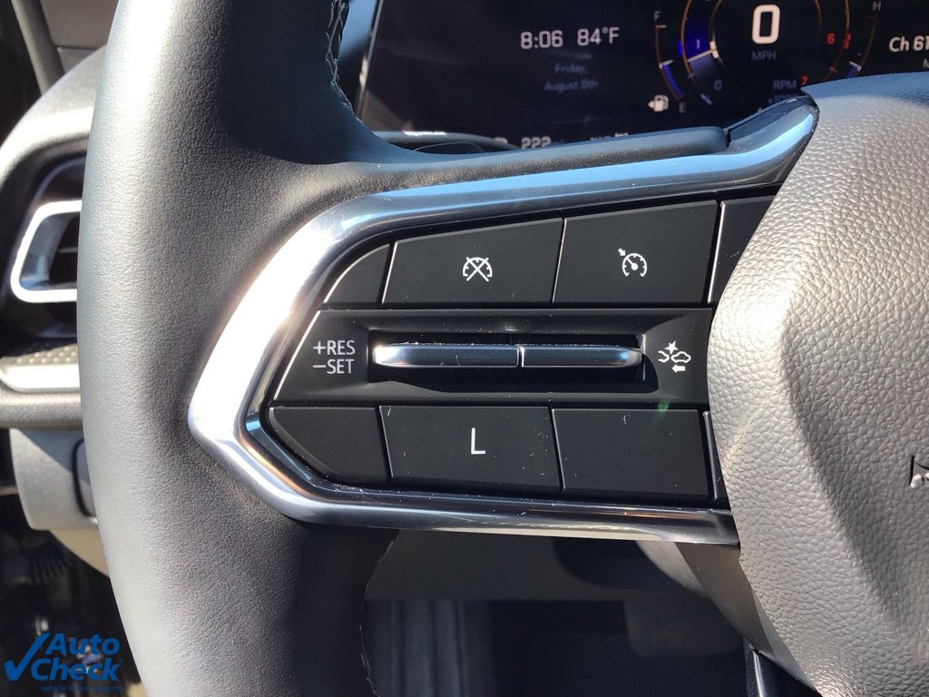 Used 2025 Chevrolet Traverse LT image 30