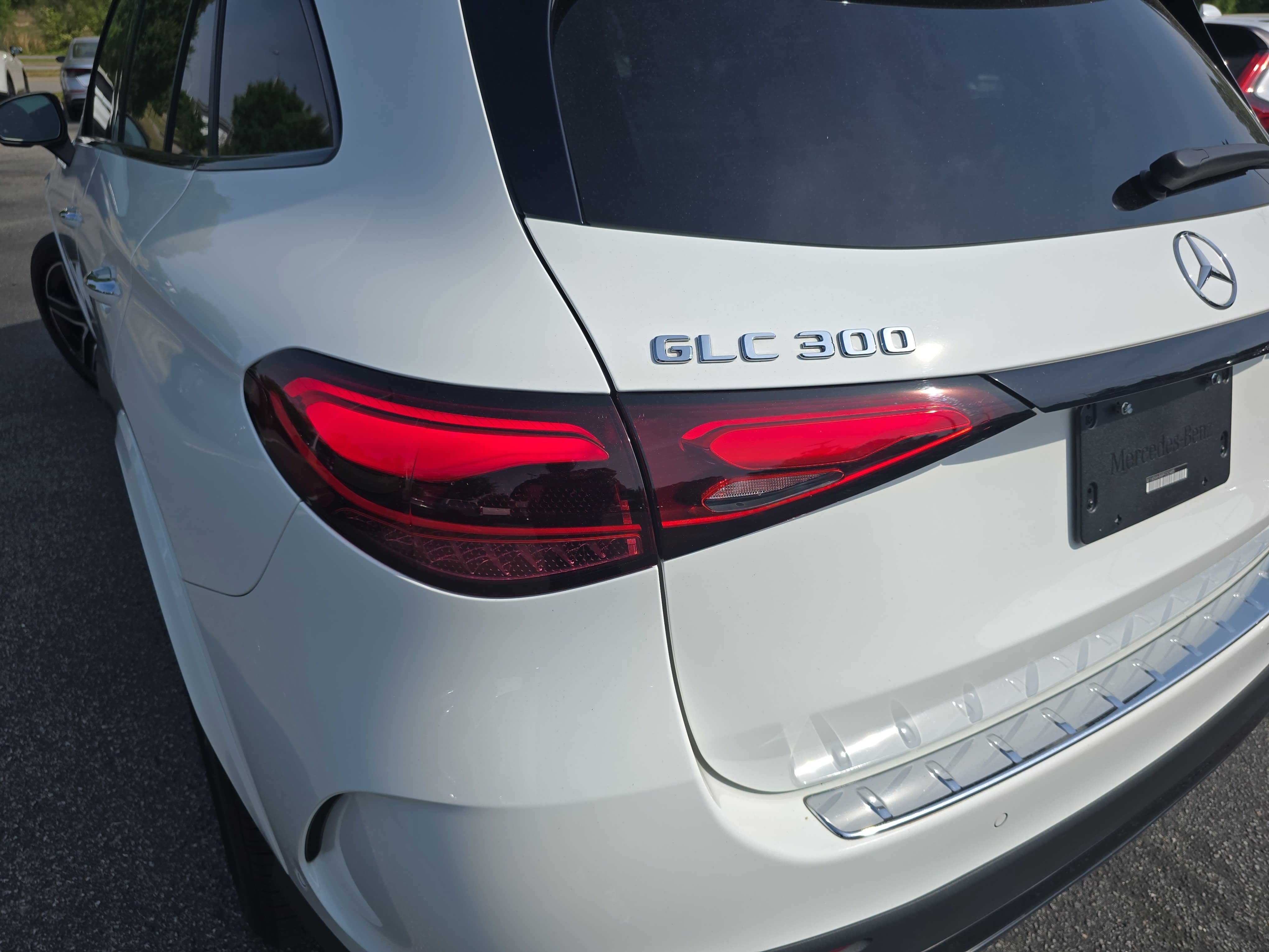 Used 2023 Mercedes-Benz GLC 300 4MATIC w/ AMG Line image 37