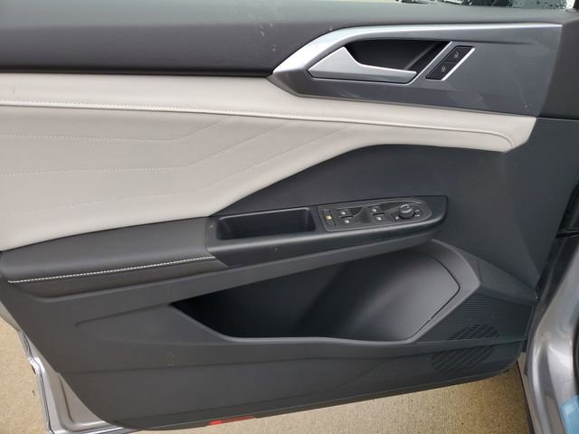 New 2026 Volkswagen Taos SEL image 18