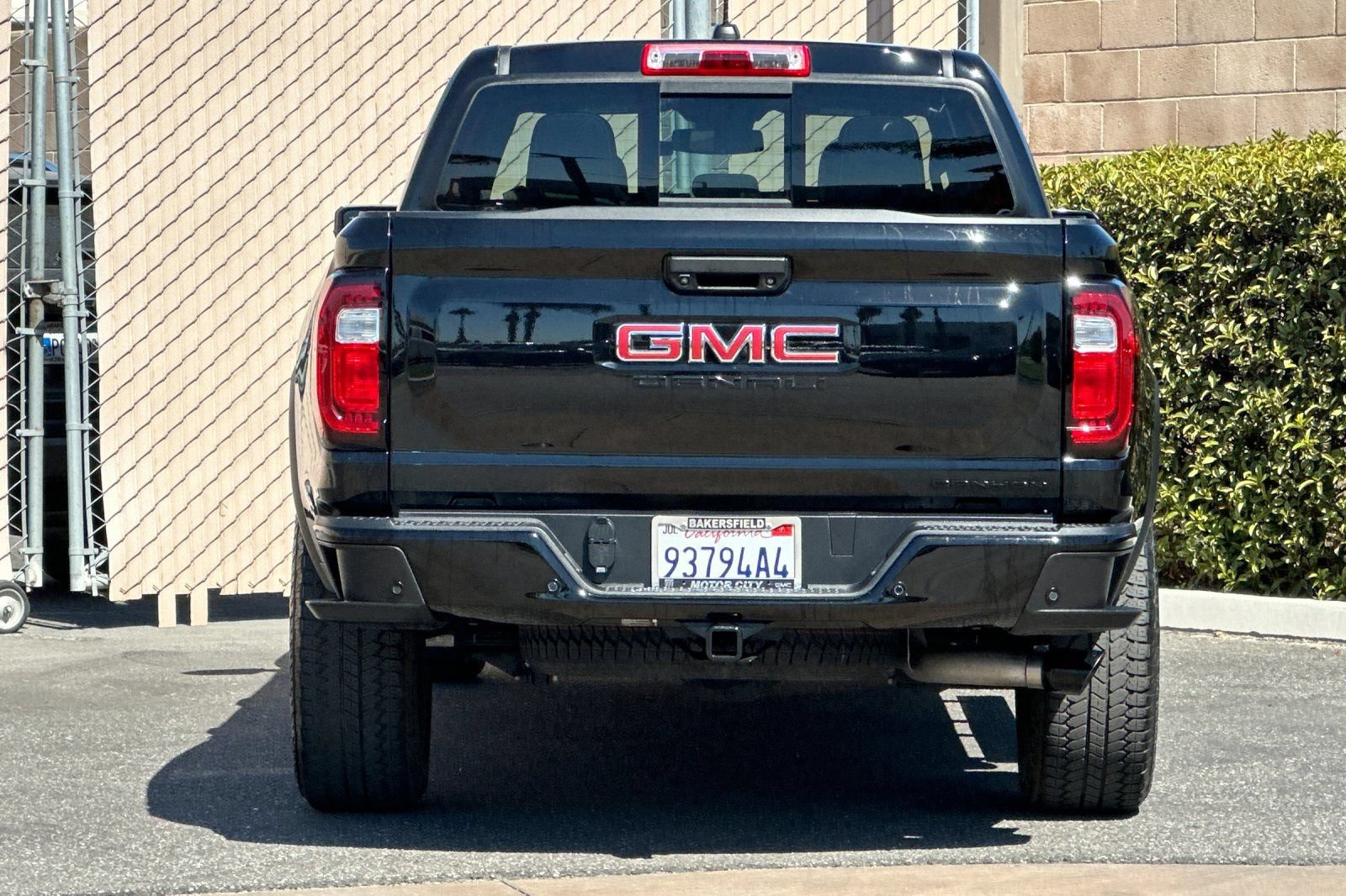 Certified 2024 GMC Canyon Denali w/ LPO, Denali Black Edition AWD/4WD image 5