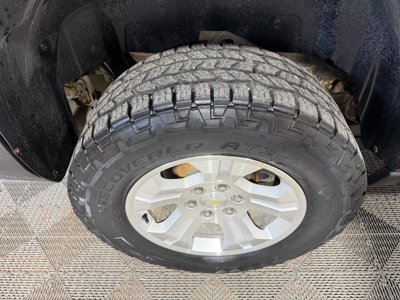 Used 2010 Chevrolet Suburban LT AWD/4WD image 18