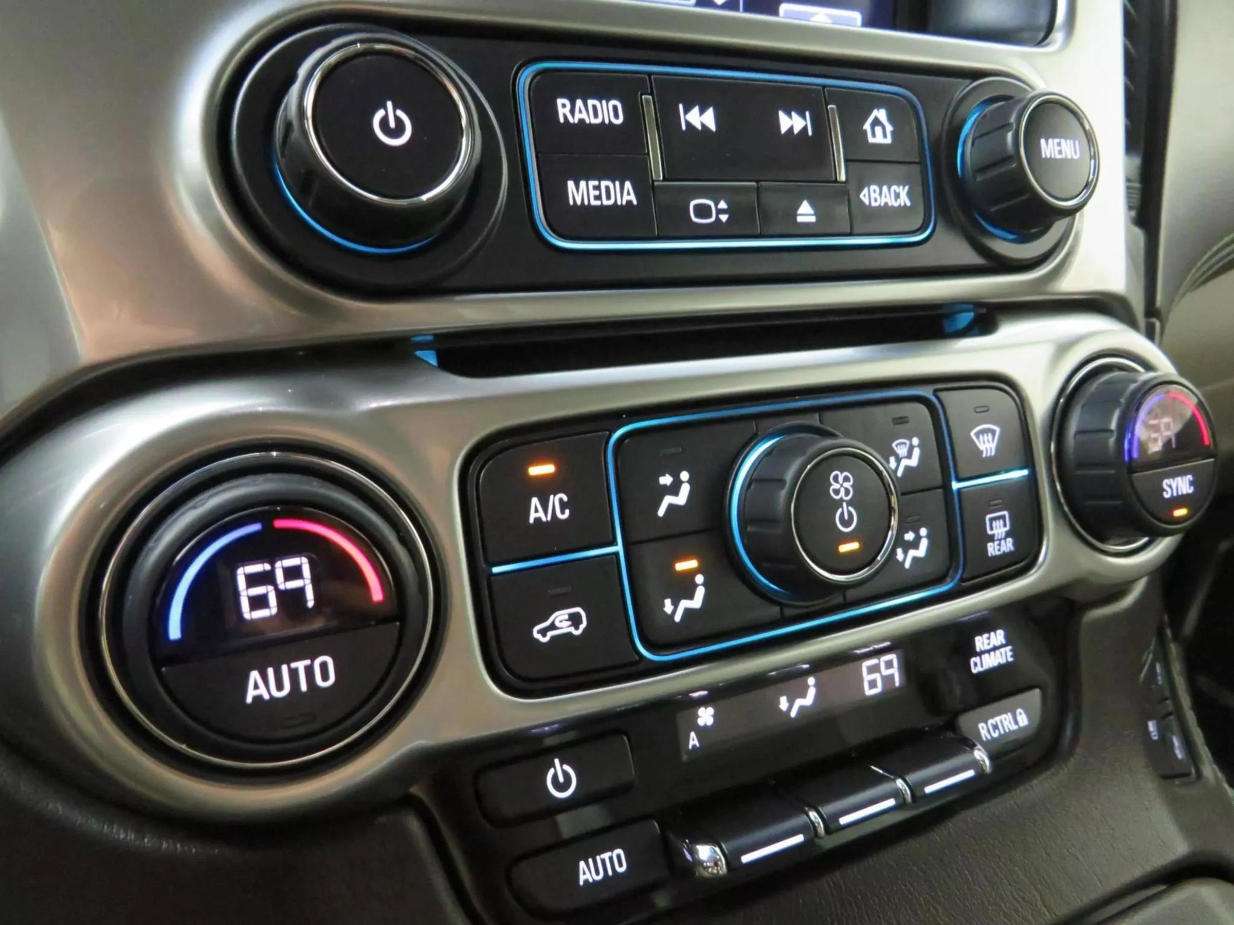 Used 2020 Chevrolet Tahoe Premier AWD/4WD image 26