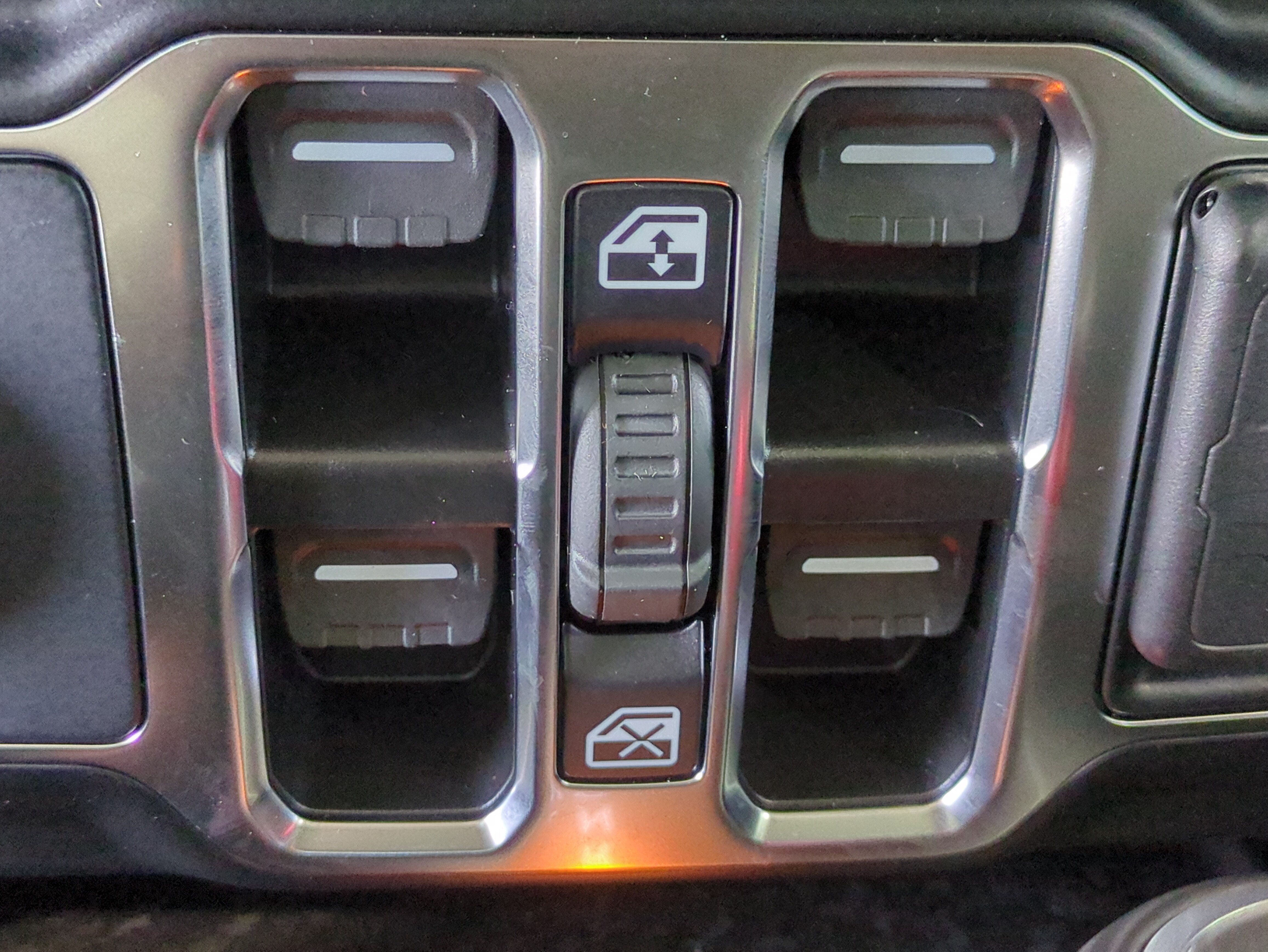 New 2025 Jeep Gladiator Sport AWD/4WD image 25