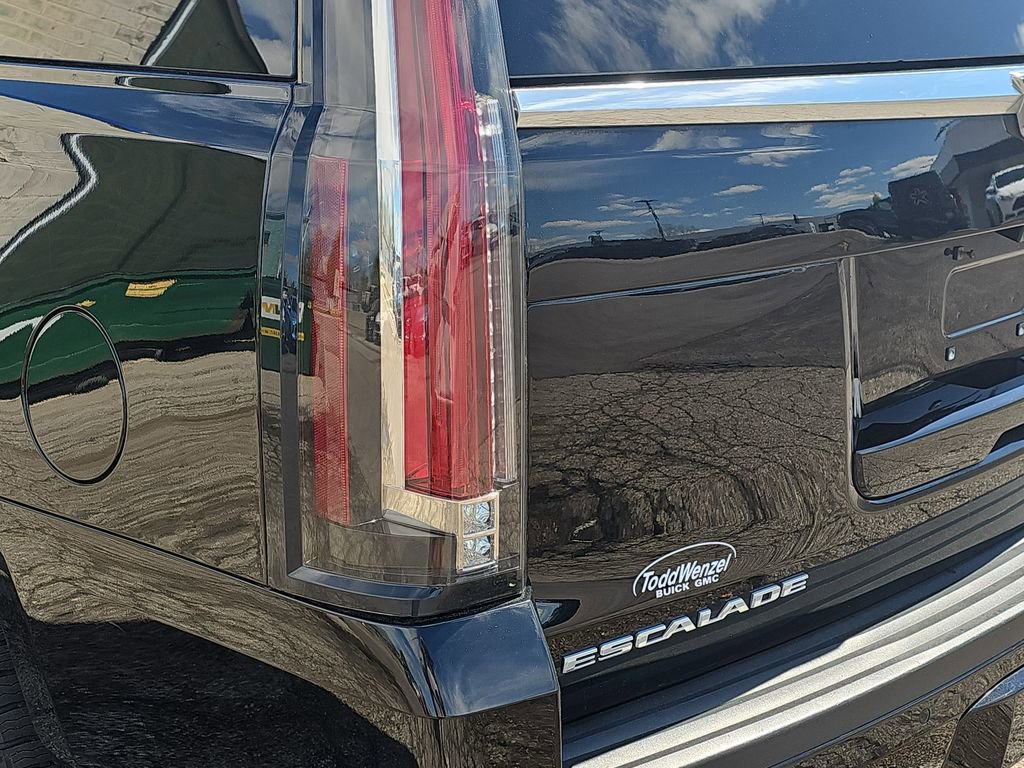 Certified 2018 Cadillac Escalade Luxury AWD/4WD image 42