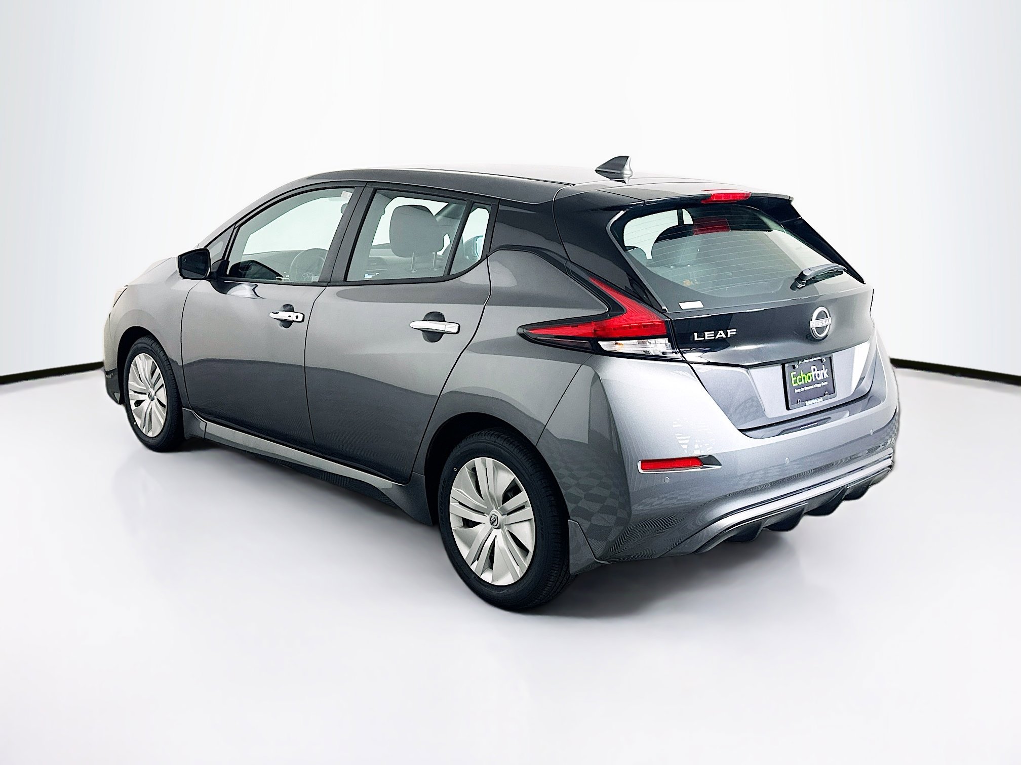 Used 2024 Nissan Leaf S FWD image 5